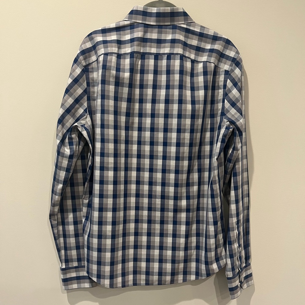Untuckit Wrinkle-Free Button Down - Medium - image 2
